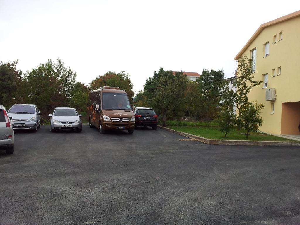ホテル Pansion Turudic Međugorje エクステリア 写真